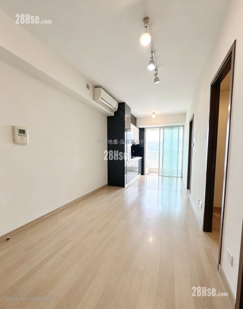 The Sparkle Rental 398 ft²