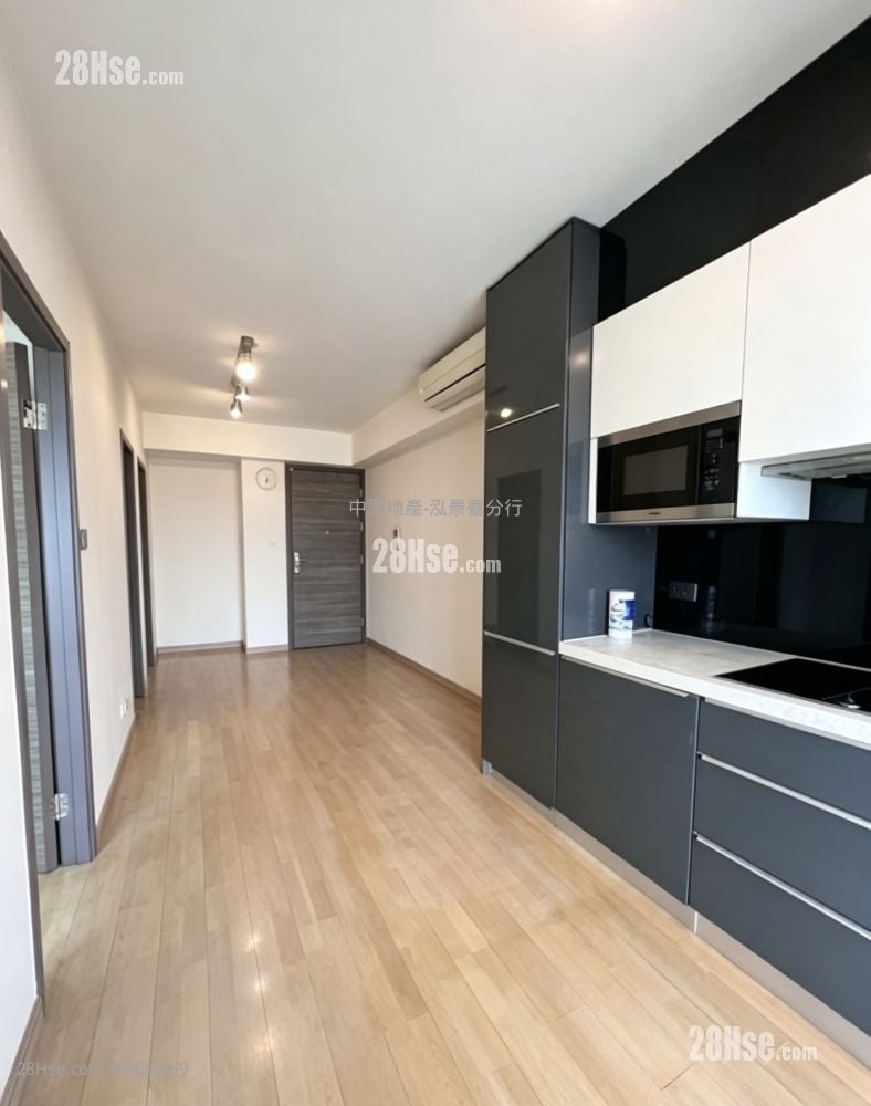 The Sparkle Rental 398 ft²