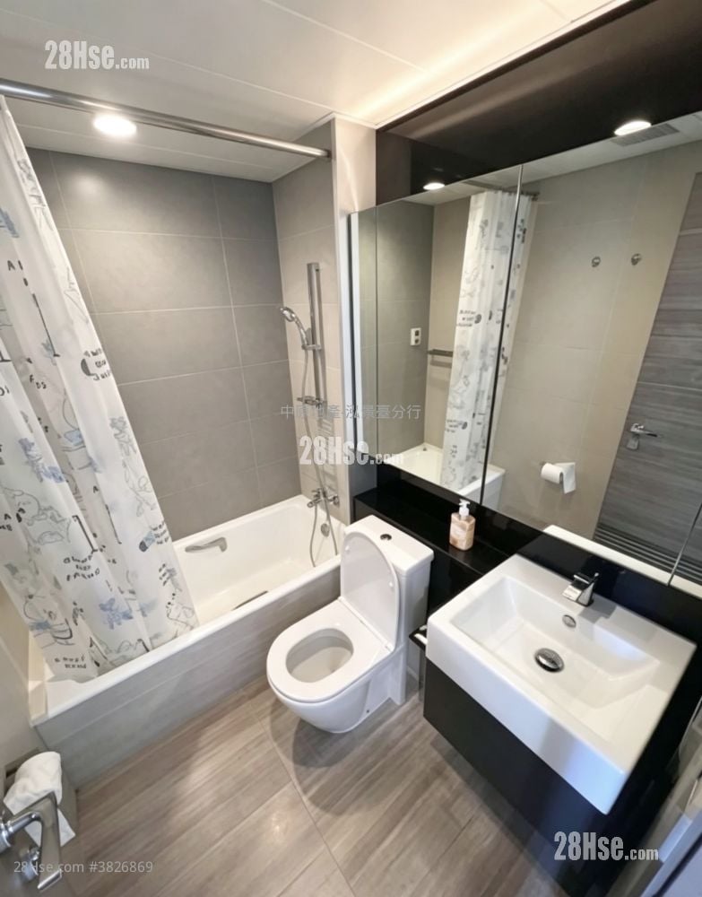 The Sparkle Rental 398 ft²