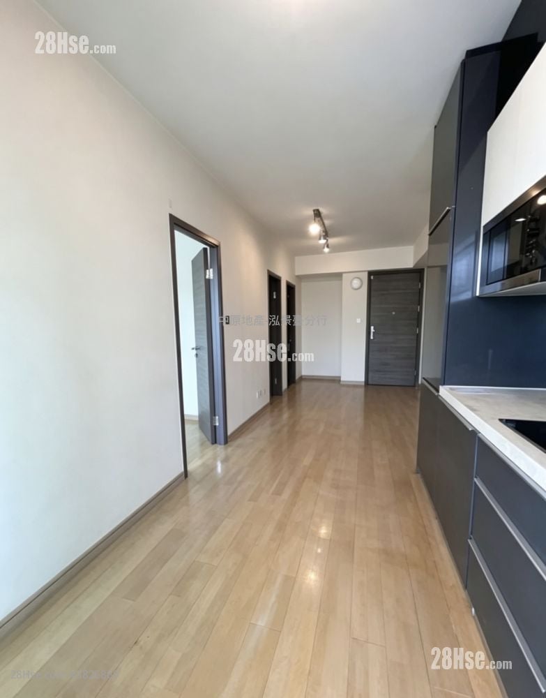 The Sparkle Rental 398 ft²