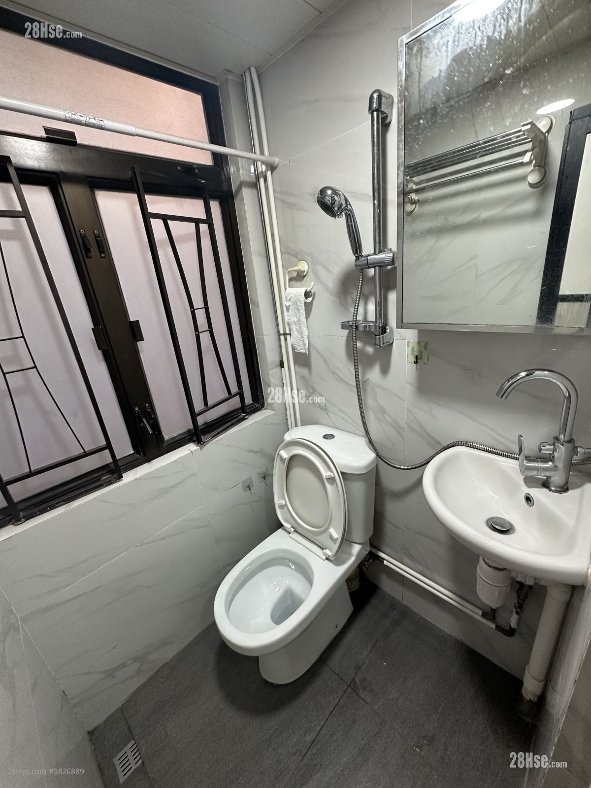 興業大樓 租盤 180 平方呎