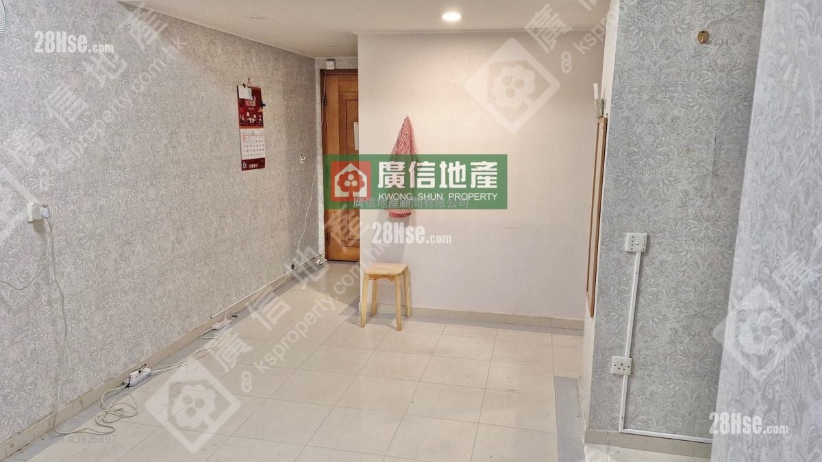 Lai Heung Building Sell 2 Bedrooms , 1 Bathroom 437 ft²