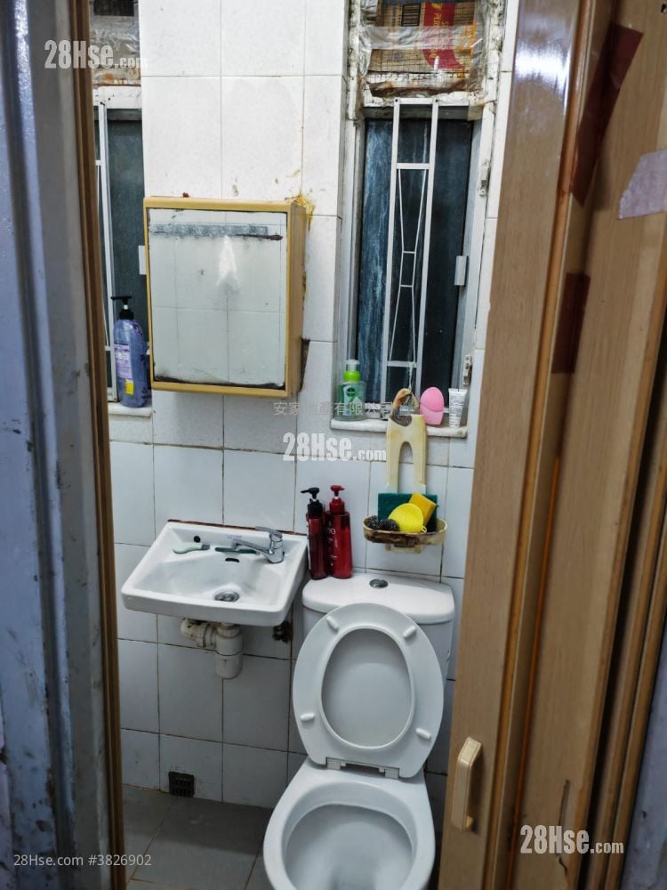 唐樓 售盤 4 房 , 1 浴室 591 平方呎