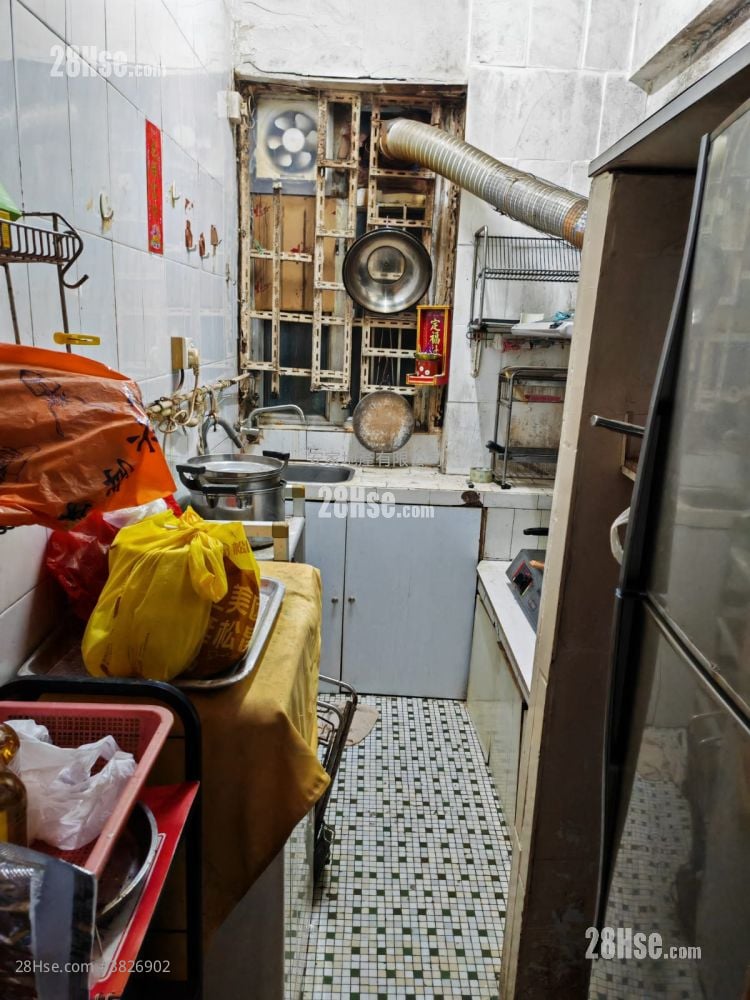 唐樓 售盤 4 房 , 1 浴室 591 平方呎