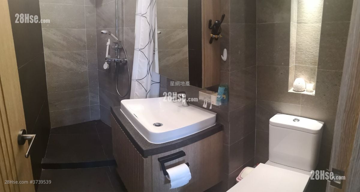 村屋 售盘 4 房 , 5+ 浴室 1,890 平方尺