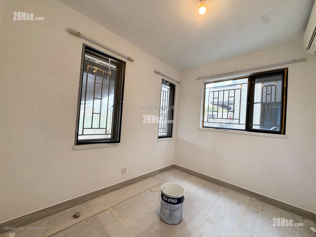 村屋 租盘 3 房 , 2 浴室 700 平方尺