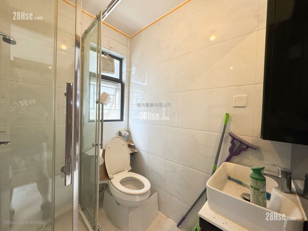 村屋 租盘 3 房 , 2 浴室 700 平方尺