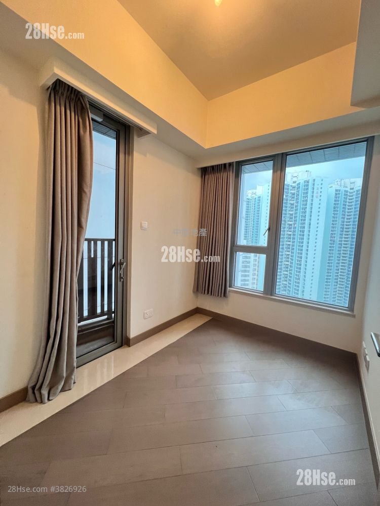 Cullinan West Sell 4 Bedrooms , 2 Bathrooms 1,320 ft²