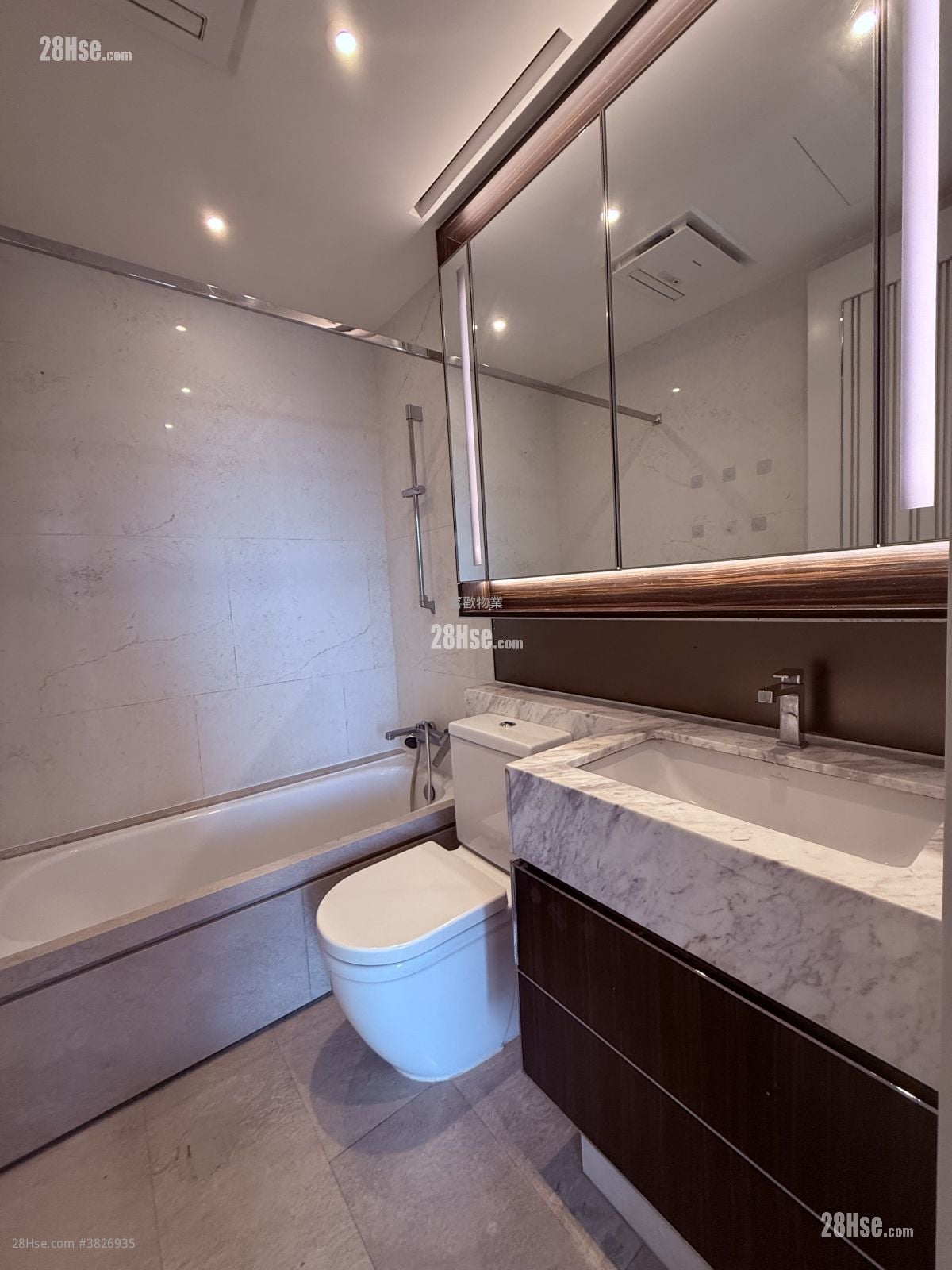 Oasis Kai Tak 租盘 3 房 , 2 浴室 752 平方尺