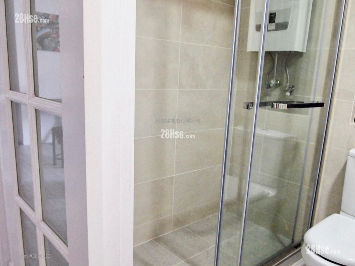 康怡花园 售盘 2 房 , 1 浴室 529 平方尺