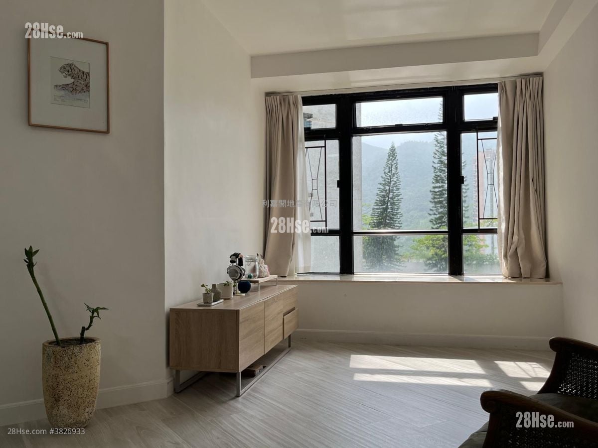 康怡花园 售盘 2 房 , 1 浴室 529 平方尺