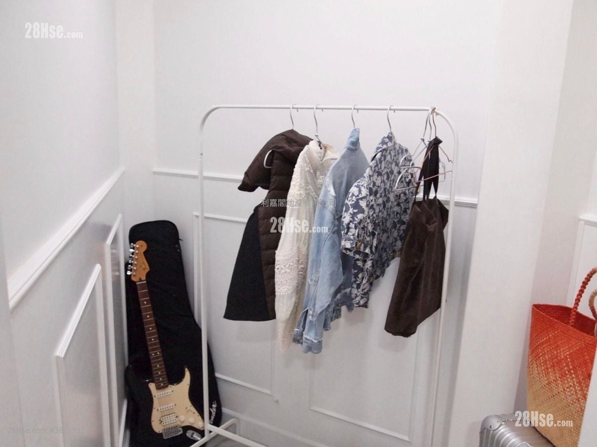 康怡花园 售盘 2 房 , 1 浴室 529 平方尺