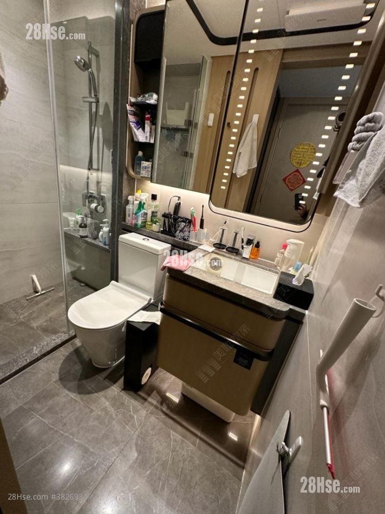 One Victoria Sell 1 Bedroom , 1 Bathroom 338 ft²