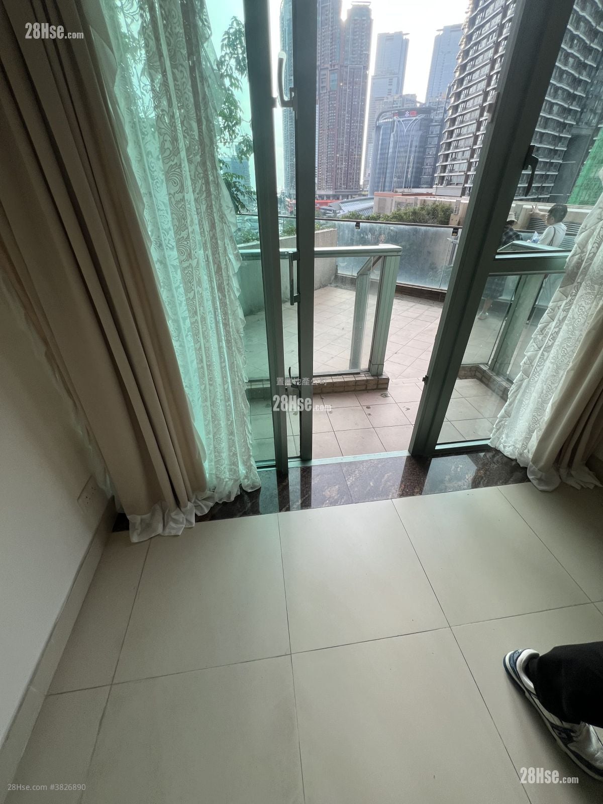 The Victoria Towers Sell 2 Bedrooms , 1 Bathroom 457 ft²