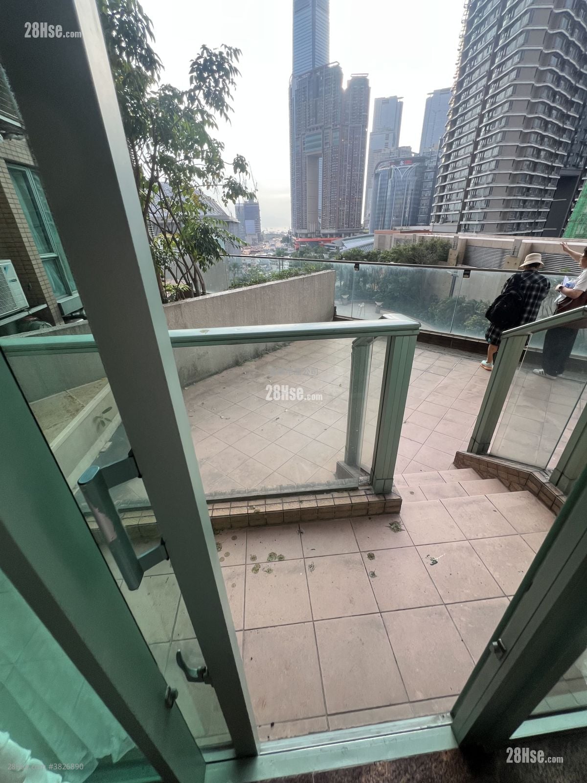 The Victoria Towers Sell 2 Bedrooms , 1 Bathroom 457 ft²