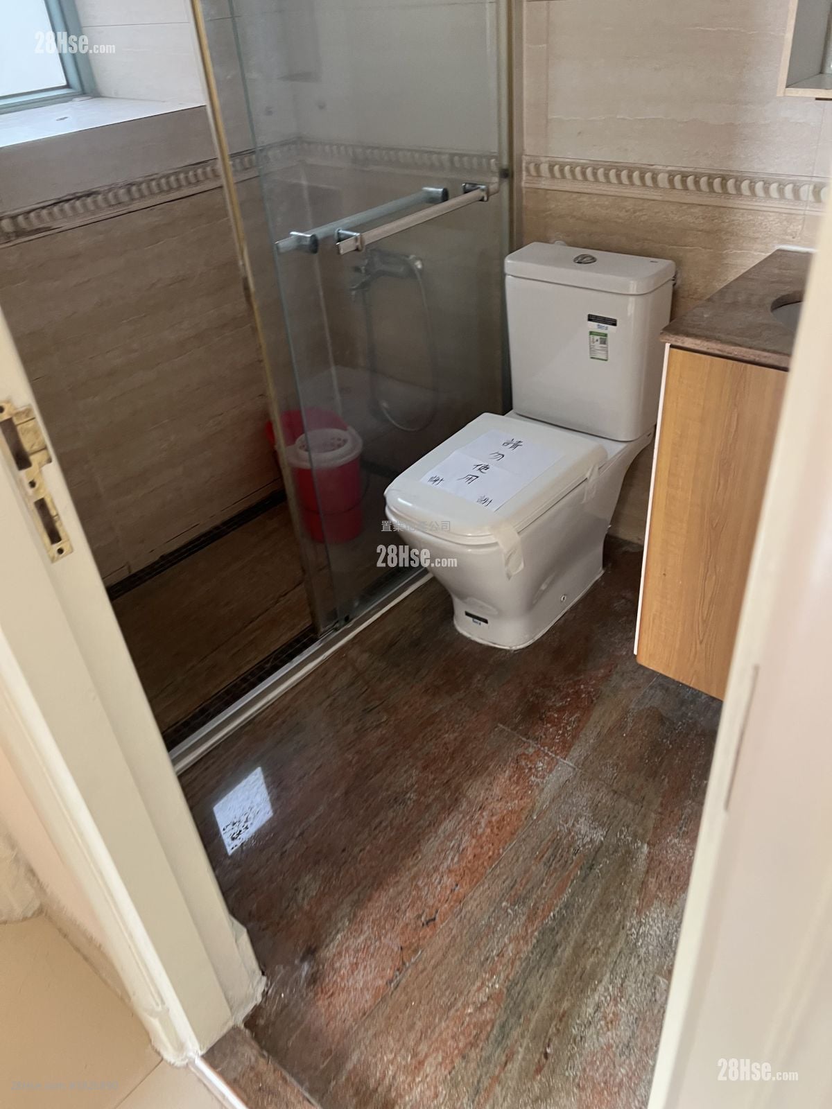 The Victoria Towers Sell 2 Bedrooms , 1 Bathroom 457 ft²