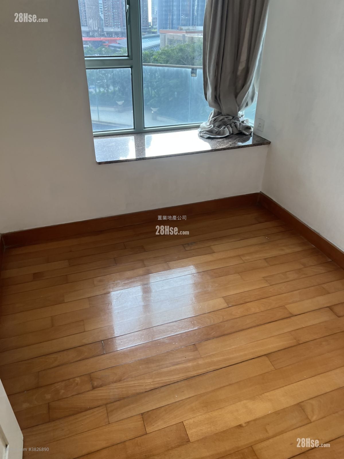 The Victoria Towers Sell 2 Bedrooms , 1 Bathroom 457 ft²