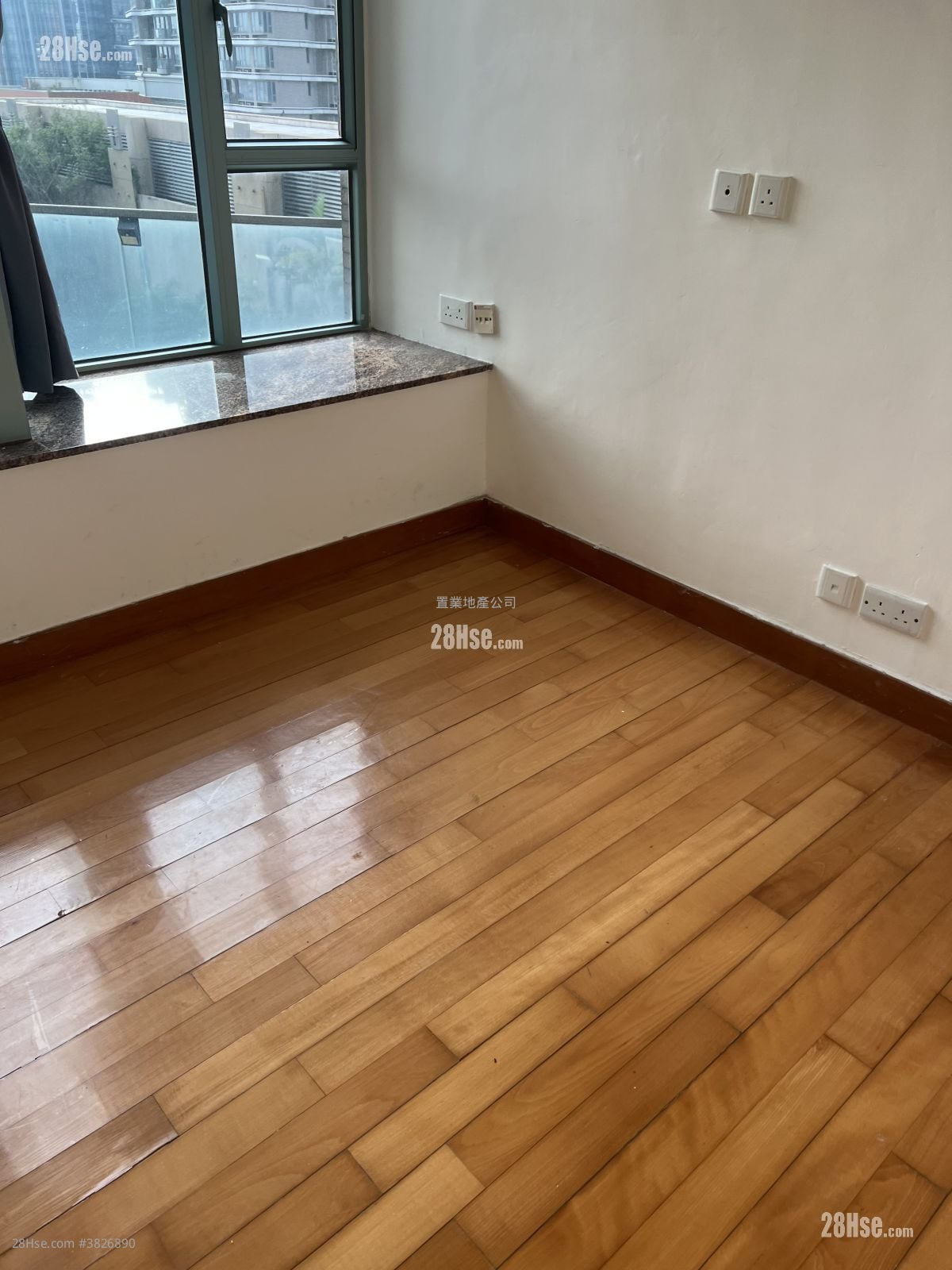 The Victoria Towers Sell 2 Bedrooms , 1 Bathroom 457 ft²