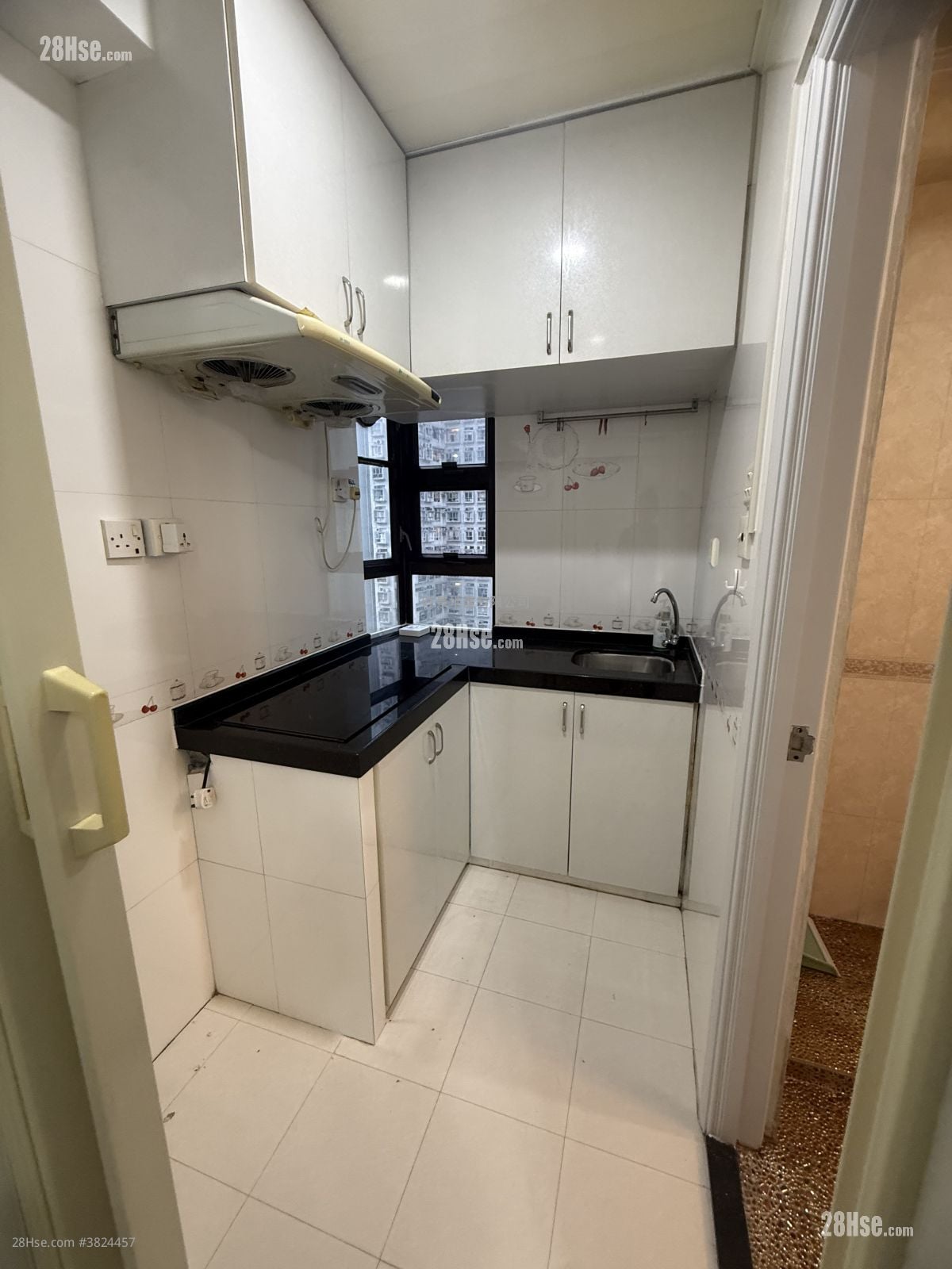 Hung Yan Building Sell 2 Bedrooms 343 ft²