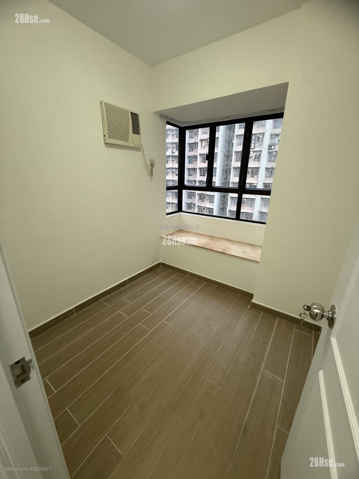 Hung Yan Building Sell 2 Bedrooms 343 ft²