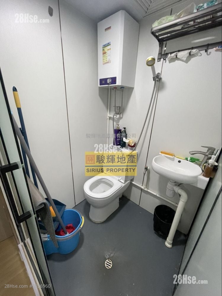 Kwong On Bank Mongkok Branch Building Rental 140 ft²