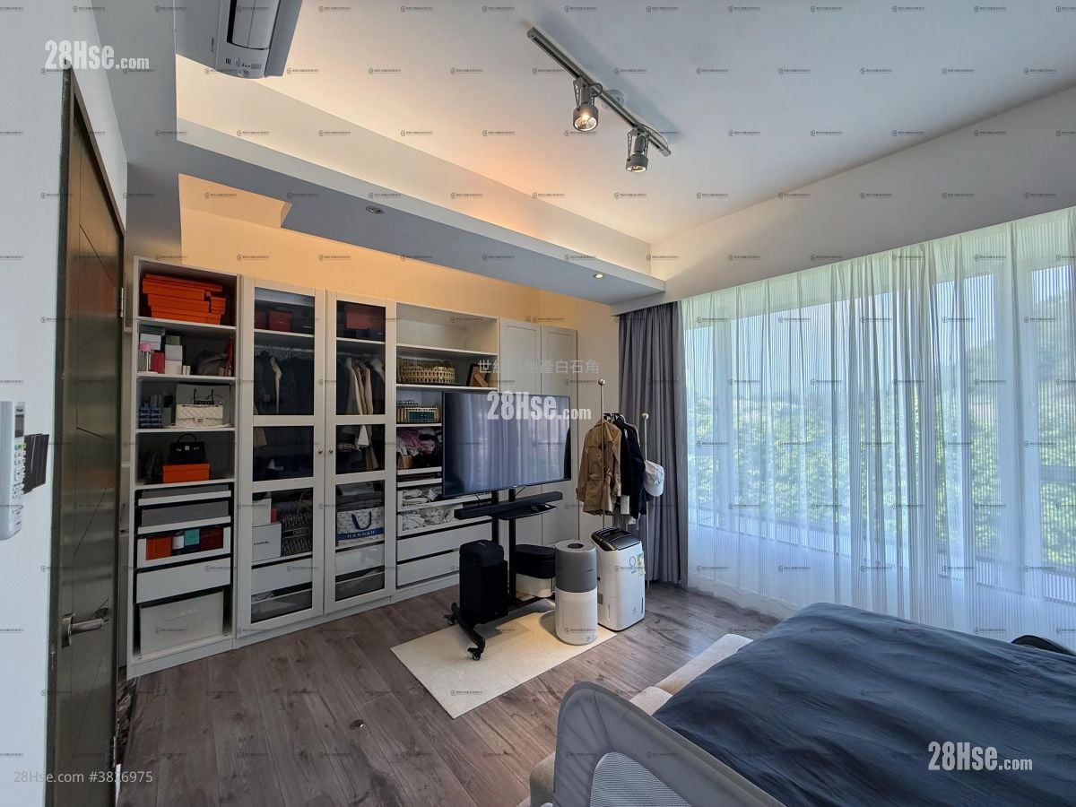 比华利山别墅 售盘 5+ 房 , 2 浴室 1,597 平方尺