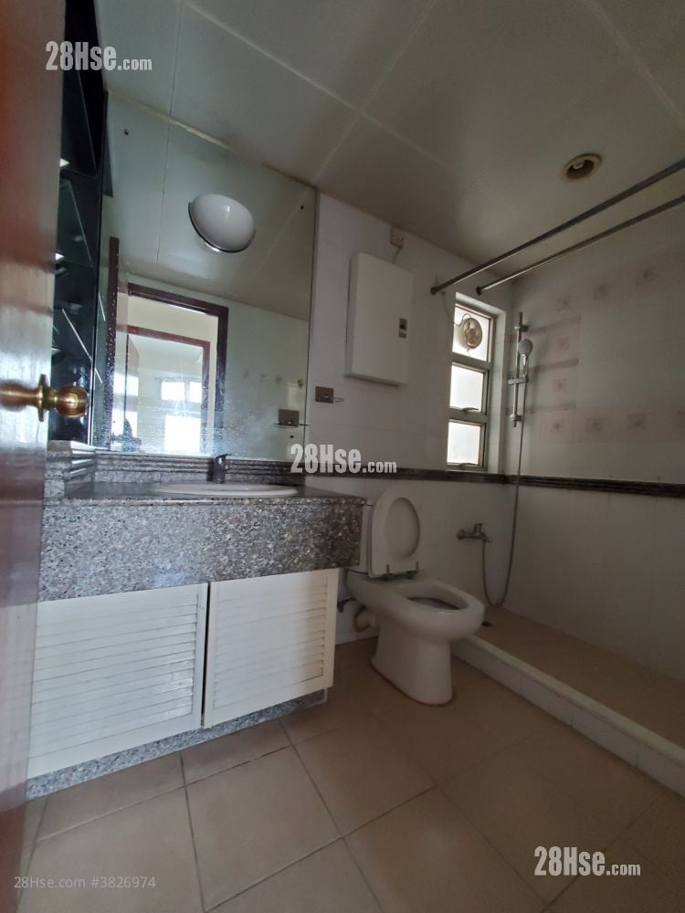 浴室: 嘉湖山庄 租盘 3 房 , 1 浴室 556 平方尺