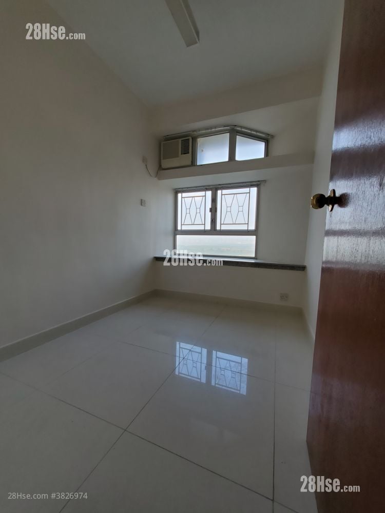 睡房 3: 嘉湖山庄 租盘 3 房 , 1 浴室 556 平方尺