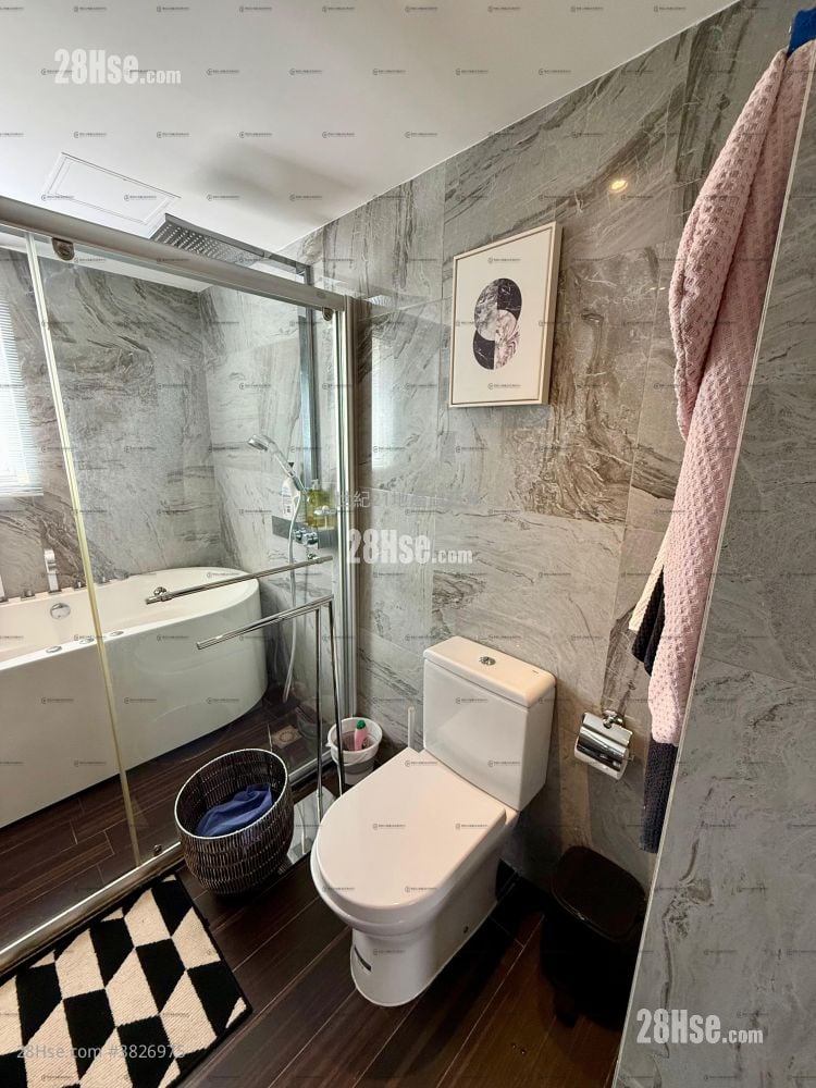 比华利山别墅 售盘 5+ 房 , 2 浴室 1,597 平方尺