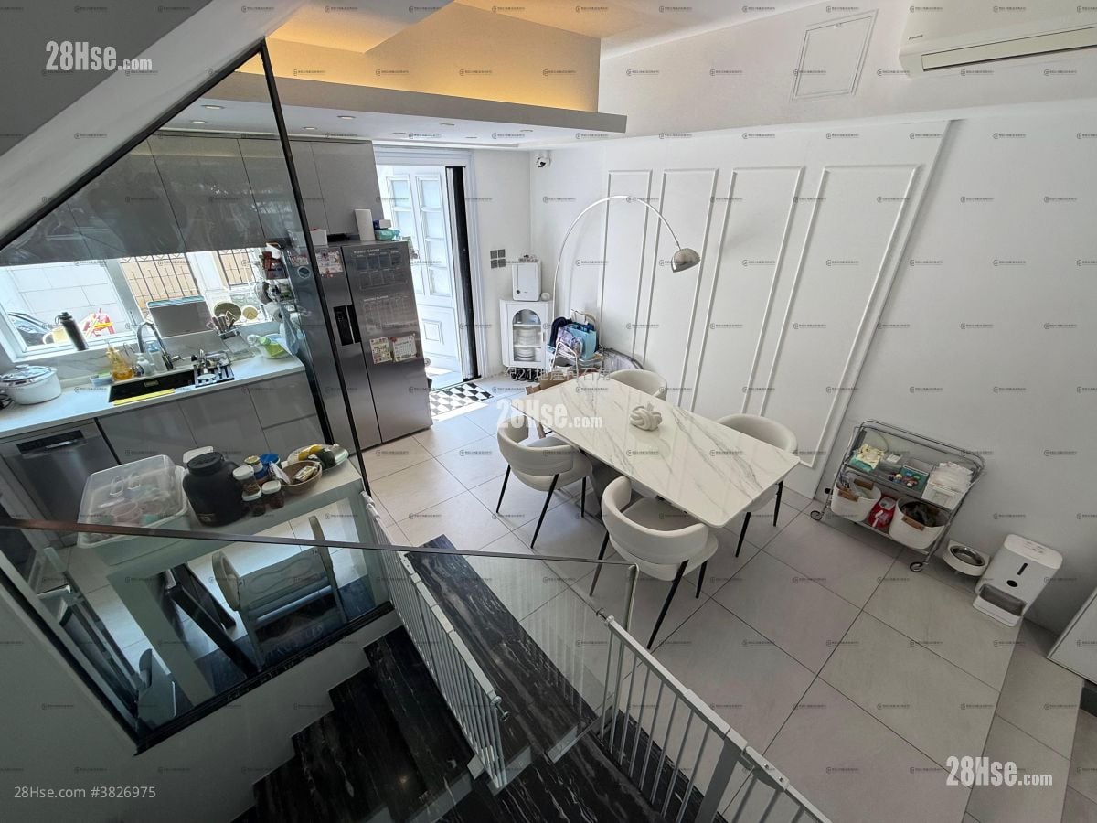 比华利山别墅 售盘 5+ 房 , 2 浴室 1,597 平方尺