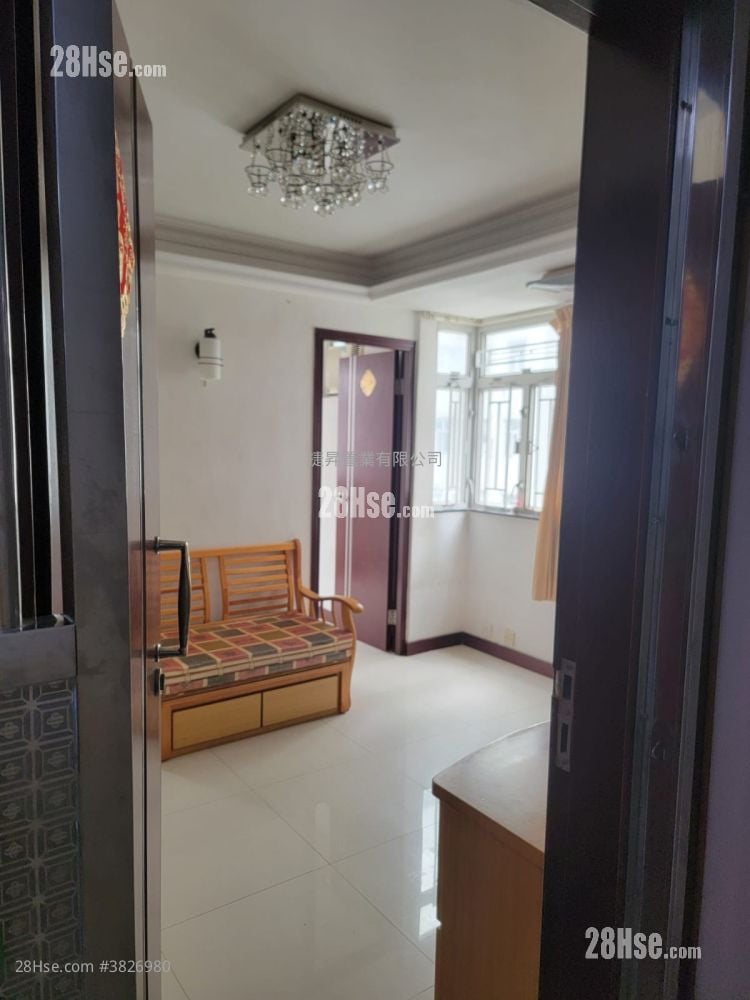 Sunshine Plaza Sell 2 Bedrooms , 1 Bathroom 318 ft²