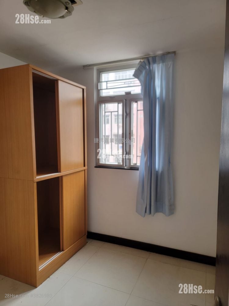 Sunshine Plaza Sell 2 Bedrooms , 1 Bathroom 318 ft²