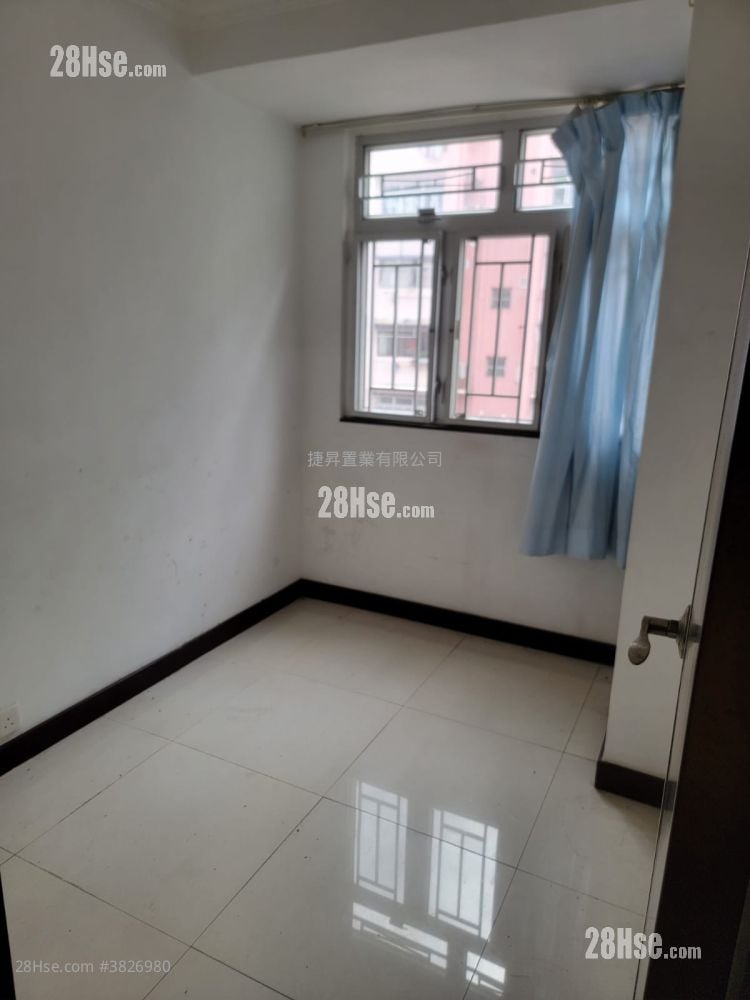 Sunshine Plaza Sell 2 Bedrooms , 1 Bathroom 318 ft²