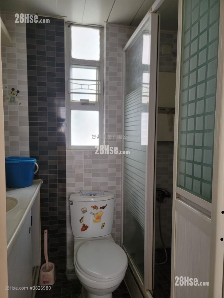 Sunshine Plaza Sell 2 Bedrooms , 1 Bathroom 318 ft²