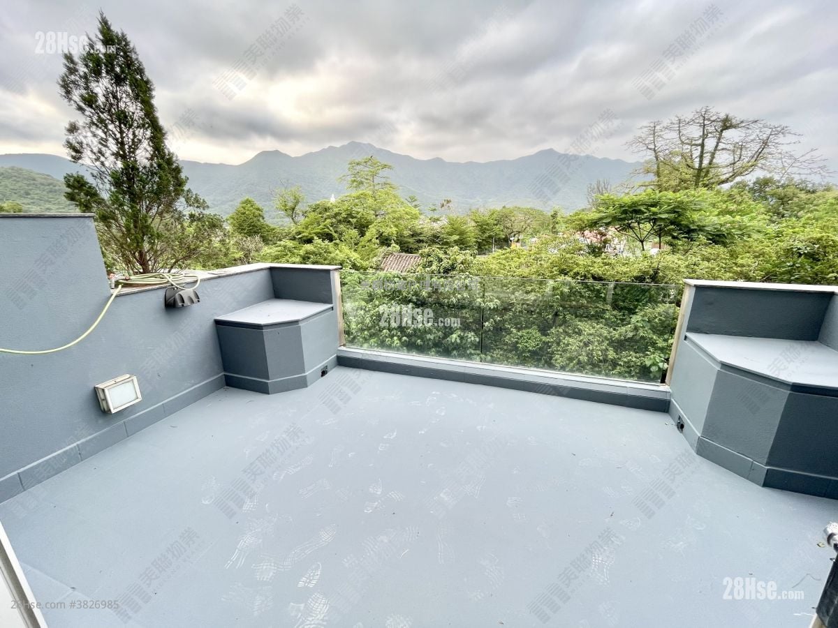 The Beverly Hills Sell 4 Bedrooms , 2 Bathrooms 1,606 ft²