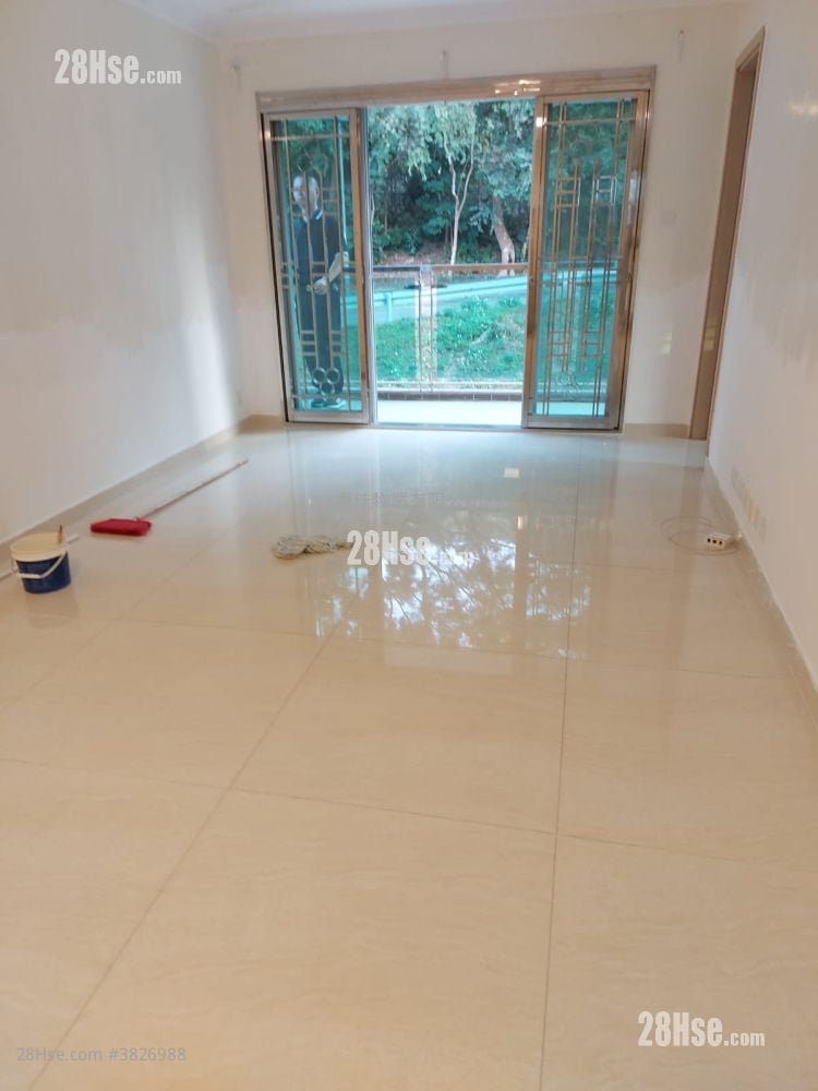 村屋 租盤 3 房 , 1 浴室 700 平方呎