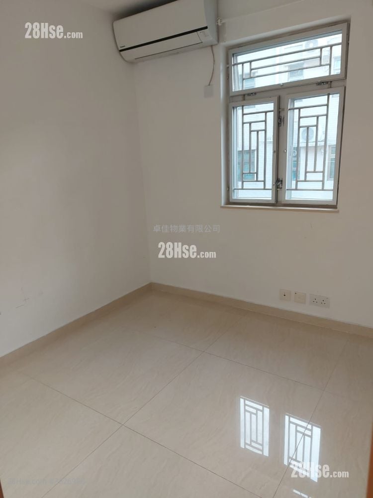 村屋 租盤 3 房 , 1 浴室 700 平方呎