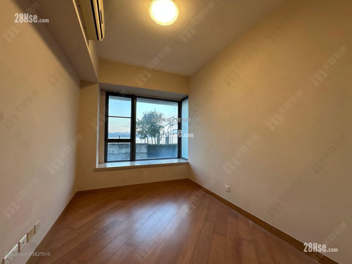 Providence Bay Sell 4 Bedrooms , 5+ Bathrooms 1,696 ft²