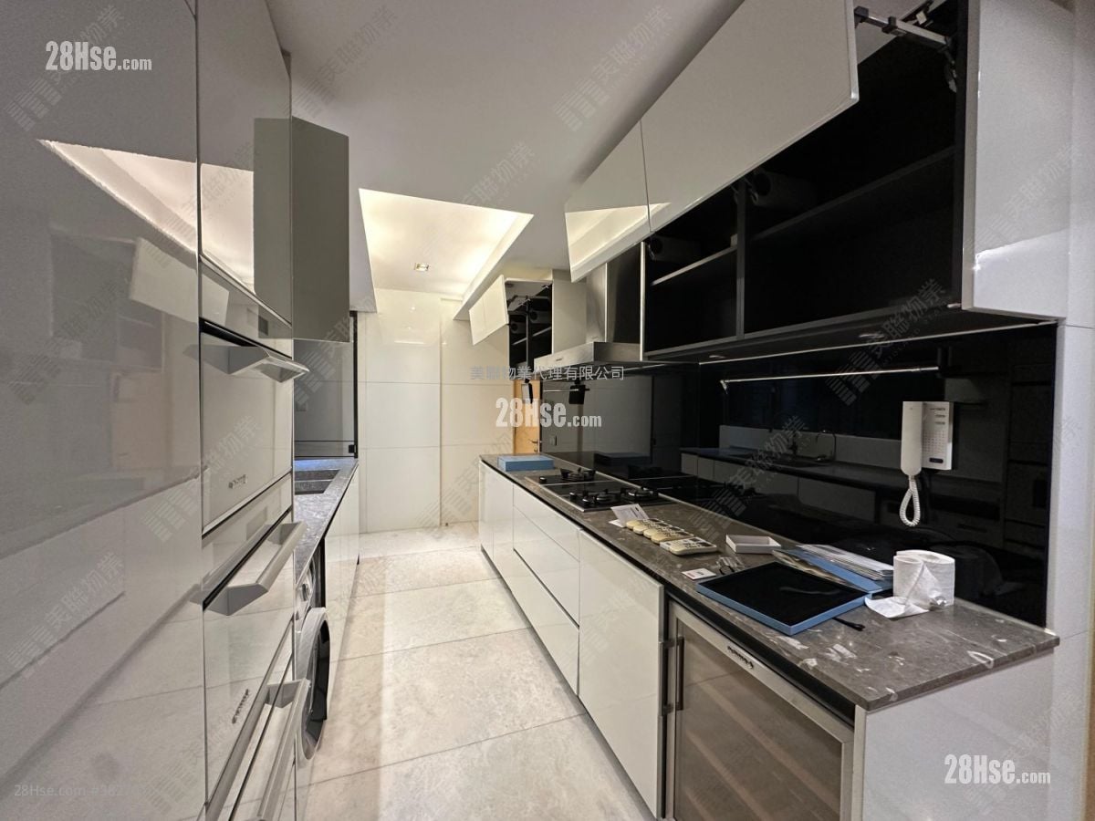 Providence Bay Sell 4 Bedrooms , 5+ Bathrooms 1,696 ft²