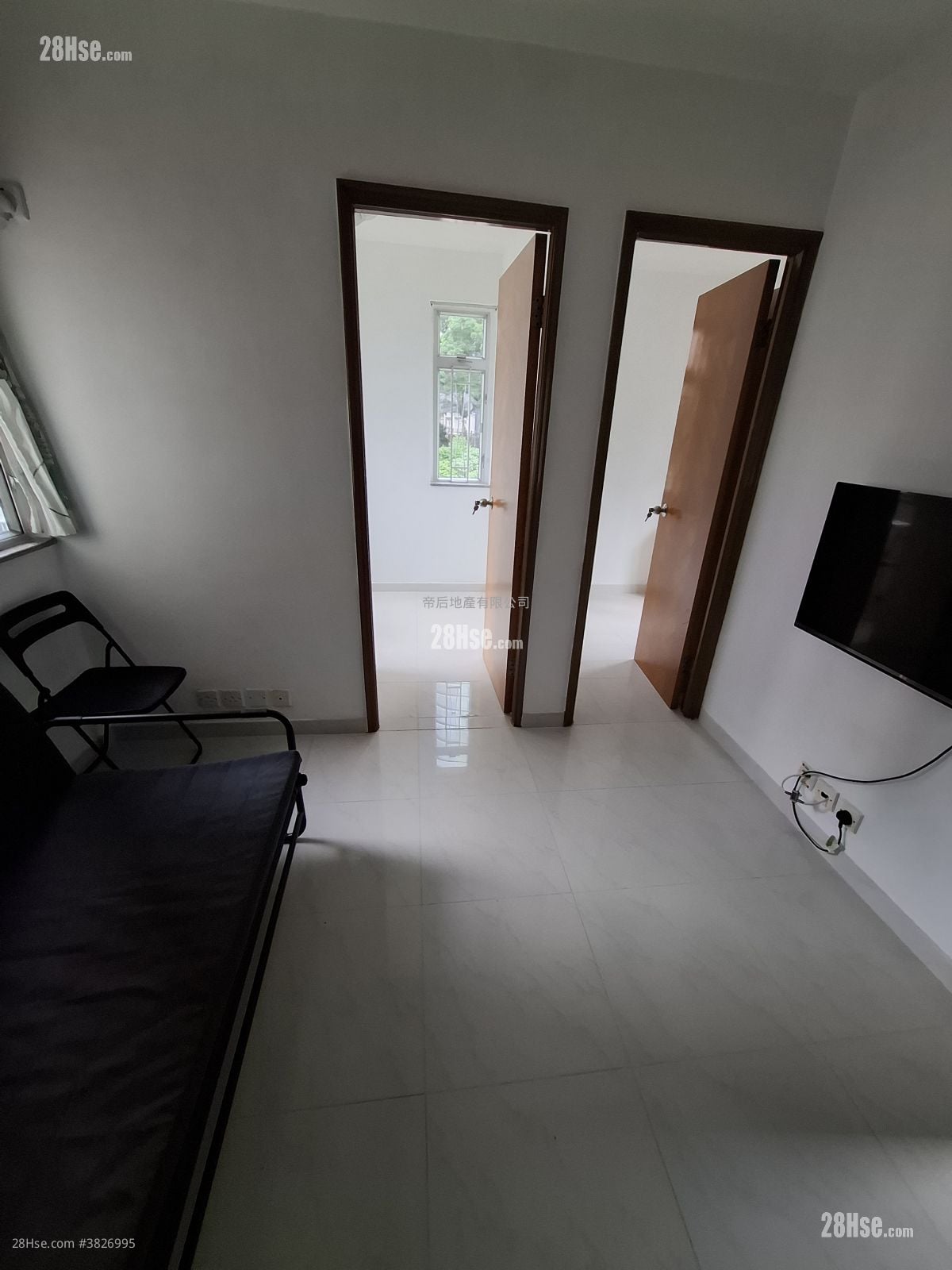 Evora Building Rental 280 ft²