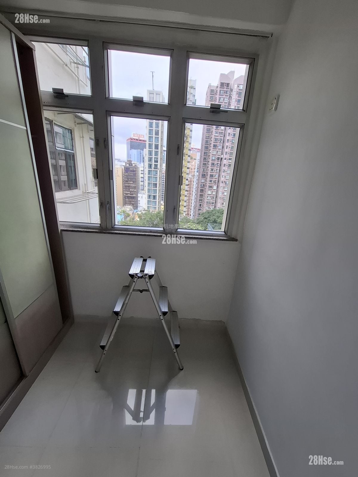 Evora Building Rental 280 ft²