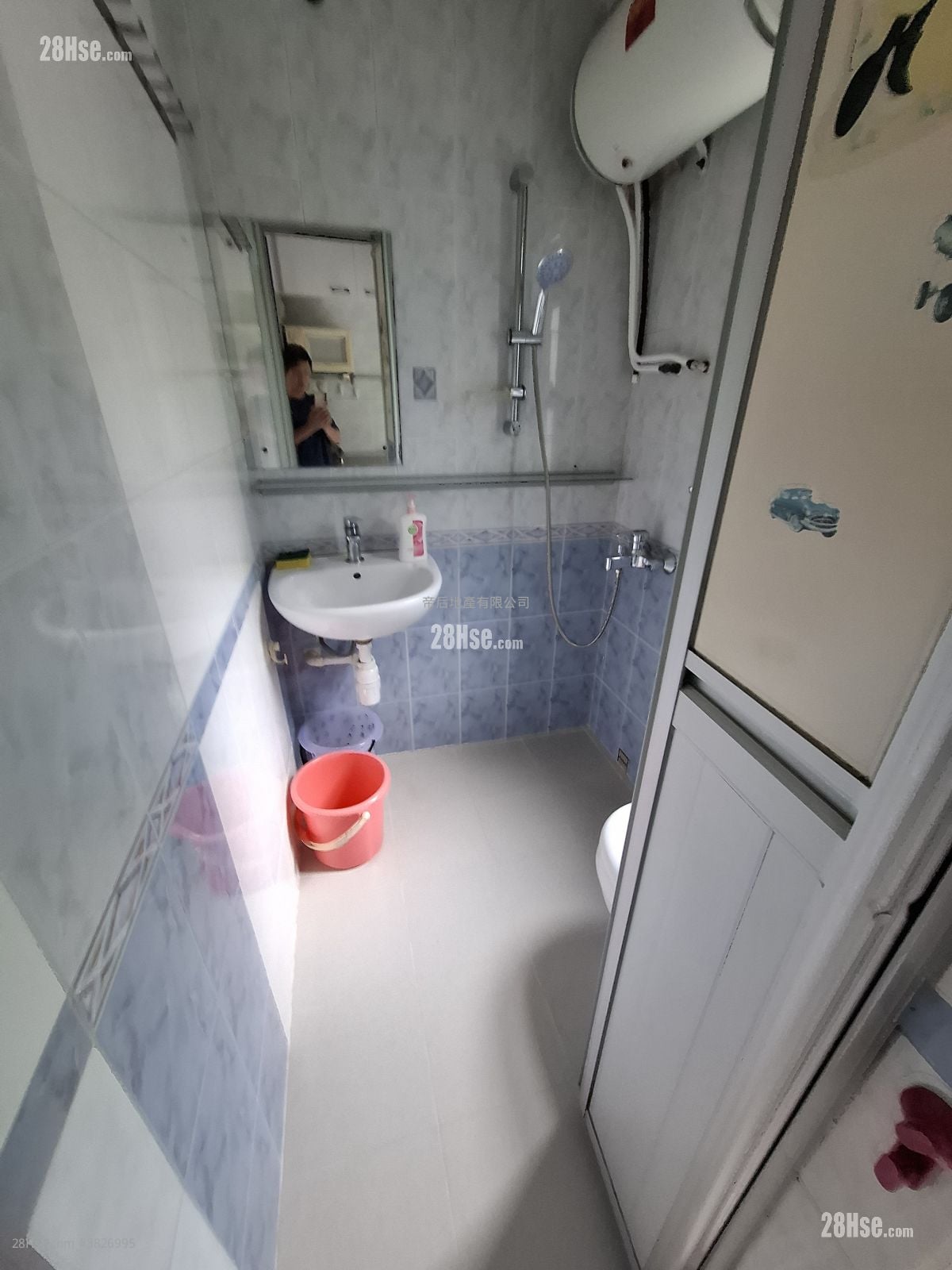 Evora Building Rental 280 ft²