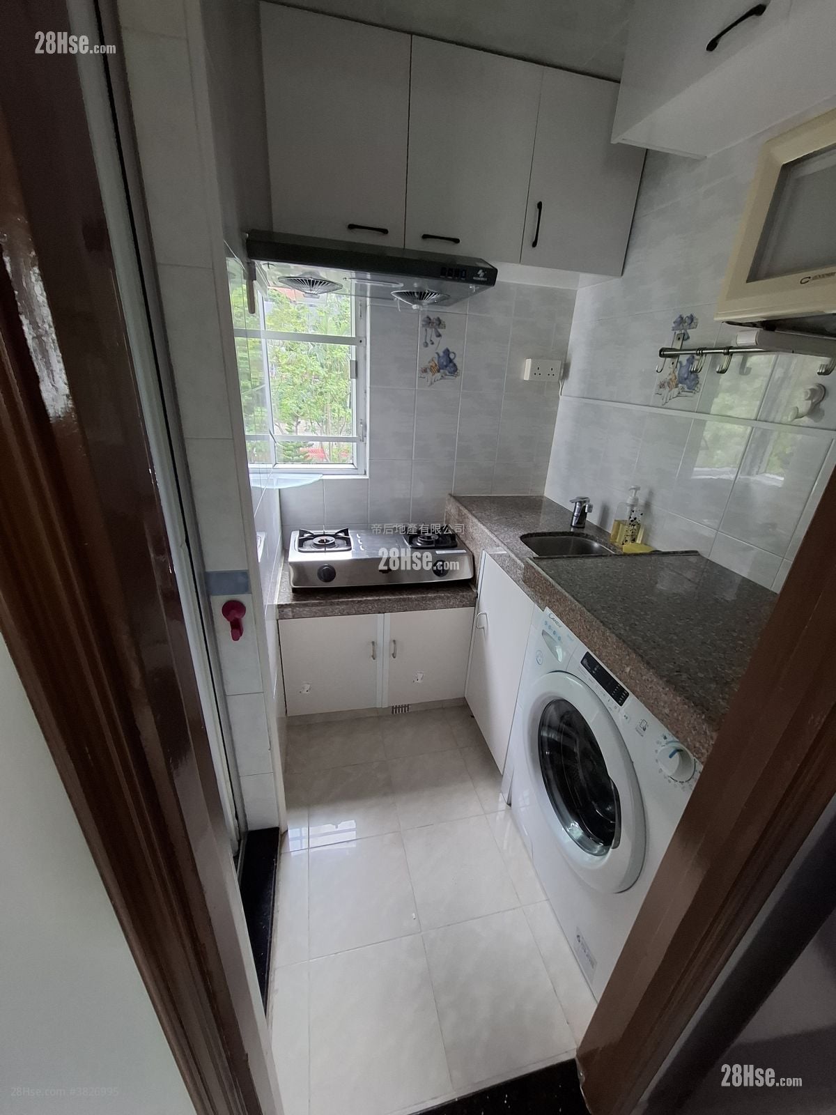 Evora Building Rental 280 ft²