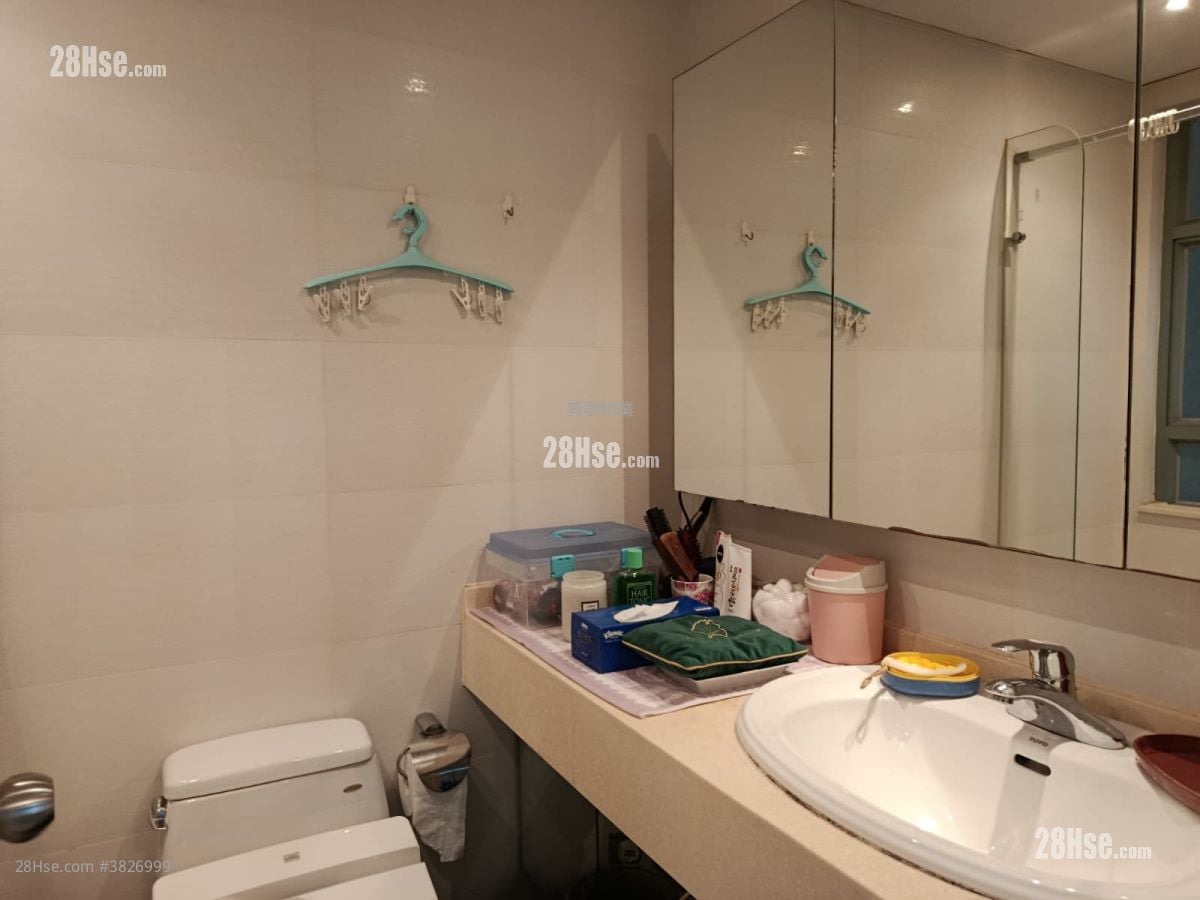 Tung Chung Crescent Rental 2 Bedrooms , 2 Bathrooms 813 ft²
