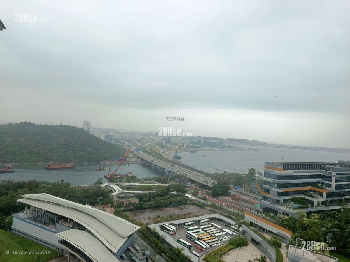 Tung Chung Crescent Rental 2 Bedrooms , 2 Bathrooms 813 ft²