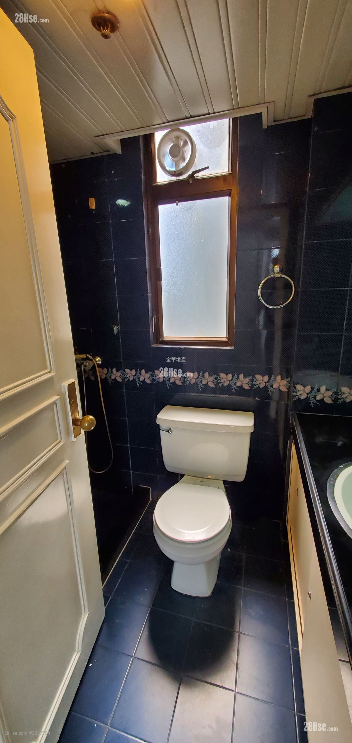 New Landwide Commercial Building Rental Studio , 1 Toilet