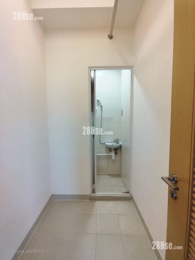 The Austin Rental 3 Bedrooms , 2 Bathrooms 867 ft²