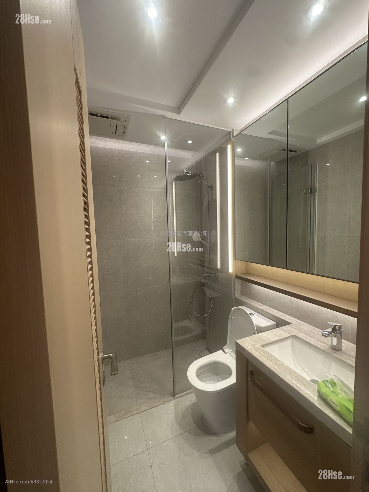 山水盈 售盘 3 房 , 2 浴室 916 平方尺