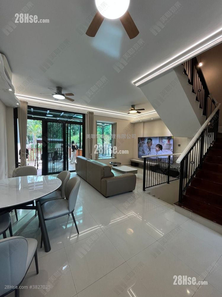 Villa Pinada House Sell 3 Bedrooms , 3 Bathrooms 1,178 ft²