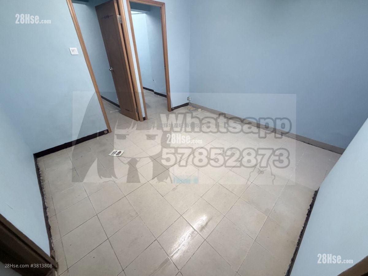 Kwong Fung Building Sell 3 Bedrooms , 1 Bathroom 407 ft²